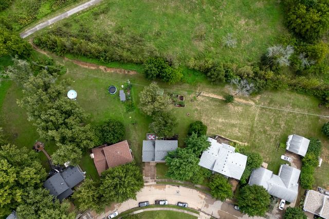 2853 FAIRHAVEN Road, Davenport, IA 50803