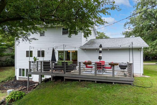 2853 FAIRHAVEN Road, Davenport, IA 50803