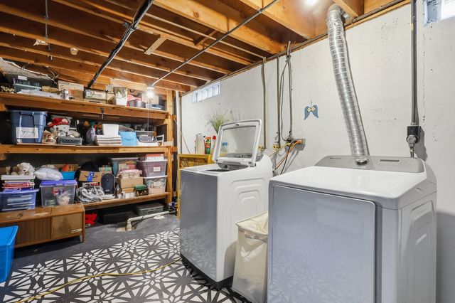 2853 FAIRHAVEN Road, Davenport, IA 50803