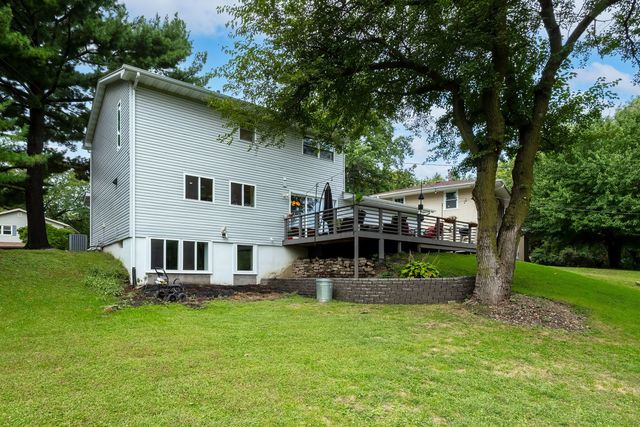 2853 FAIRHAVEN Road, Davenport, IA 50803