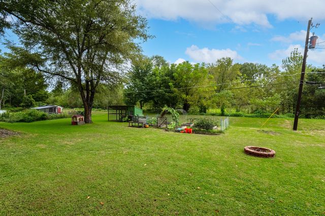 2853 FAIRHAVEN Road, Davenport, IA 50803