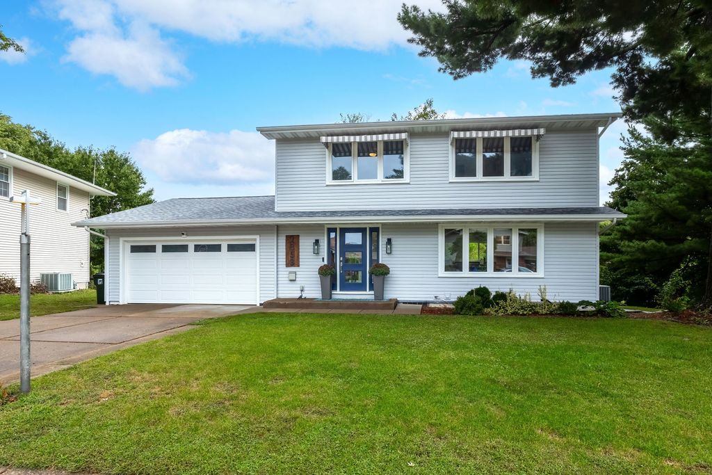 2853 FAIRHAVEN Road, Davenport, IA 50803