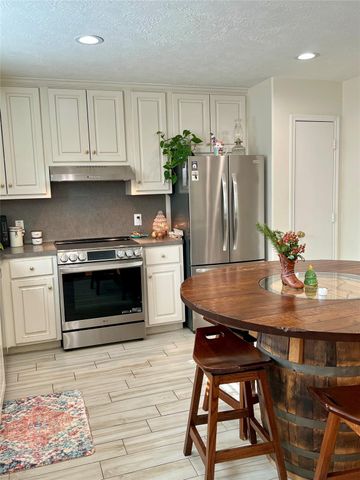 16389 Sun View Lane, Conroe, TX 77302