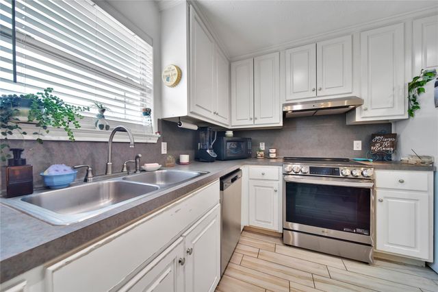 16389 Sun View Lane, Conroe, TX 77302