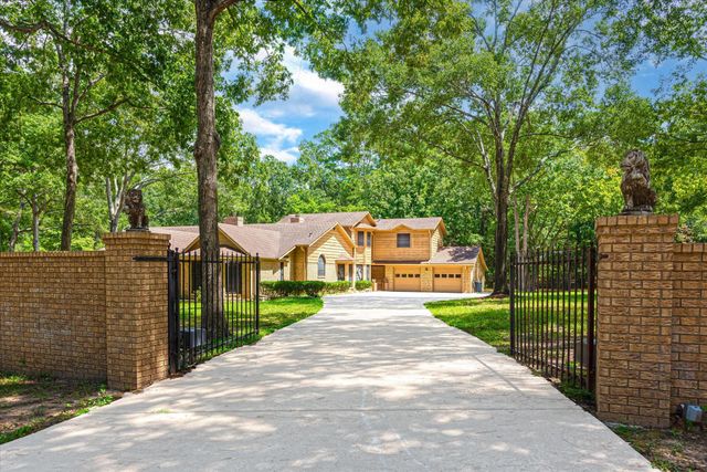 7715 Shadow Lane, Conroe, TX 77304