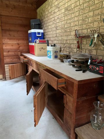 7715 Shadow Lane, Conroe, TX 77304