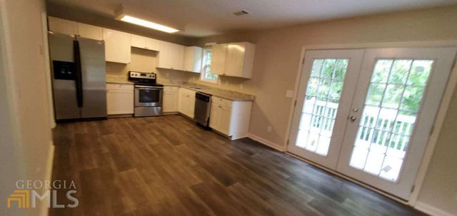 6050 April Drive, Sugar Hill, GA 30518