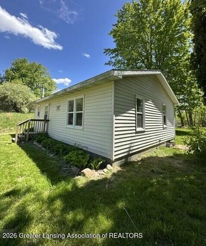 4250 Mud Lake Road, Bellevue, MI 49021