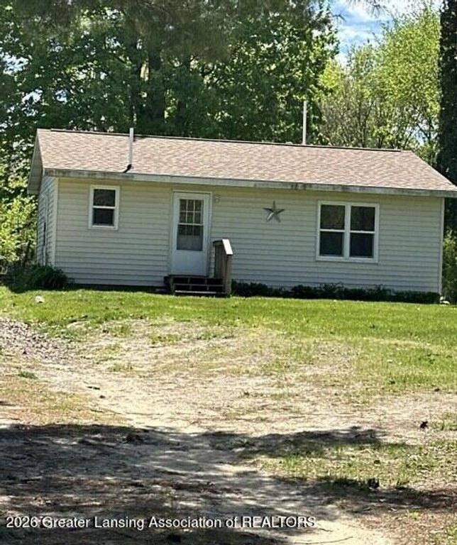 4250 Mud Lake Road, Bellevue, MI 49021