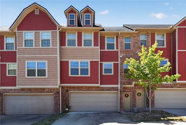 2767 W Cottonwillow Way, Fayetteville, AR 72704
