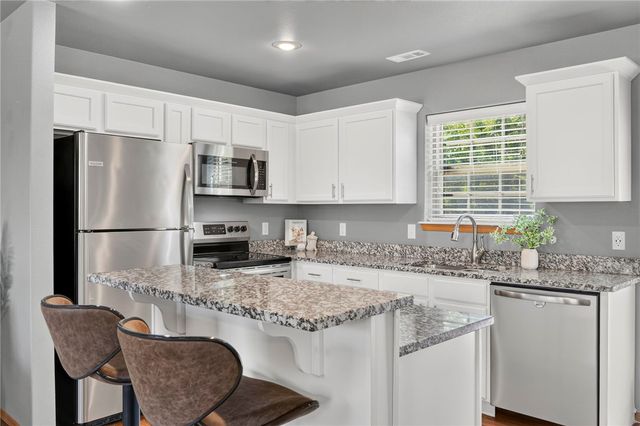 2767 W Cottonwillow Way, Fayetteville, AR 72704