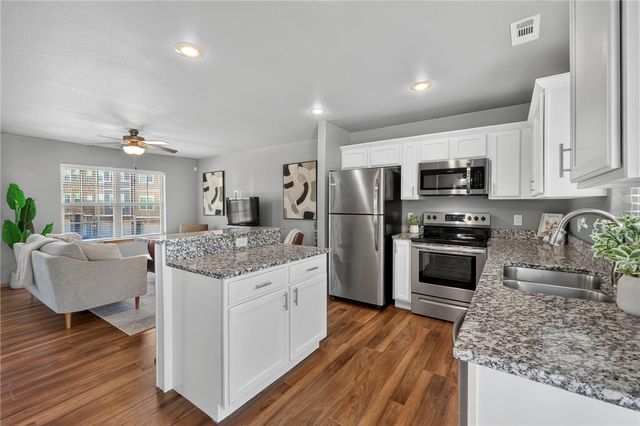 2767 W Cottonwillow Way, Fayetteville, AR 72704