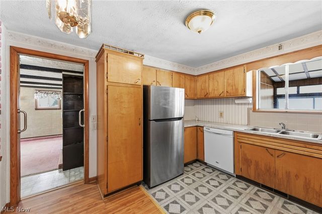 720 Lorena Street SW, North Canton, OH 44720