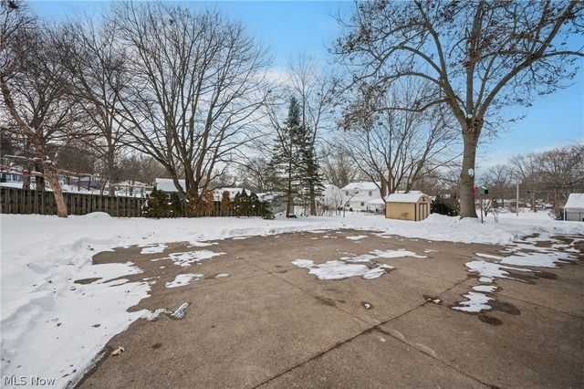 720 Lorena Street SW, North Canton, OH 44720