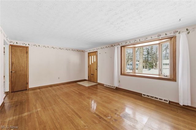 720 Lorena Street SW, North Canton, OH 44720