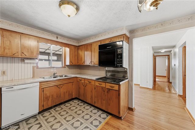 720 Lorena Street SW, North Canton, OH 44720