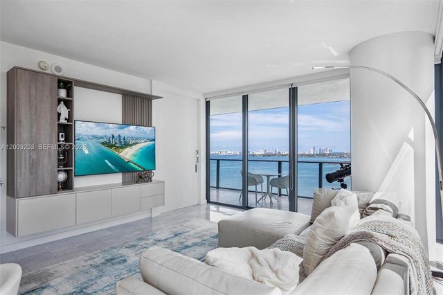 650 NE 32nd St 2101, Miami, FL 33137
