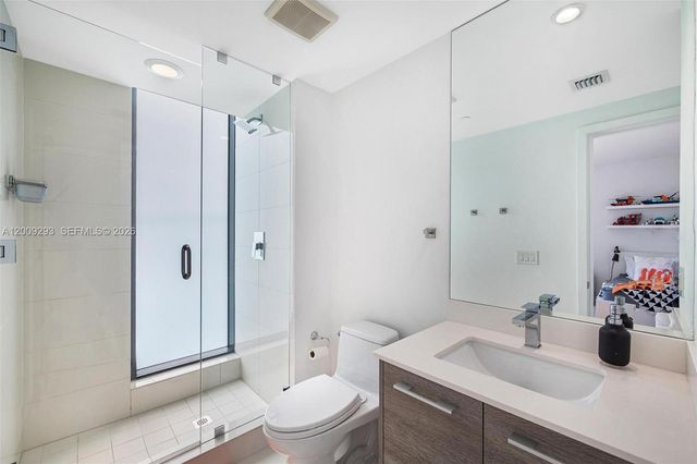 650 NE 32nd St 2101, Miami, FL 33137