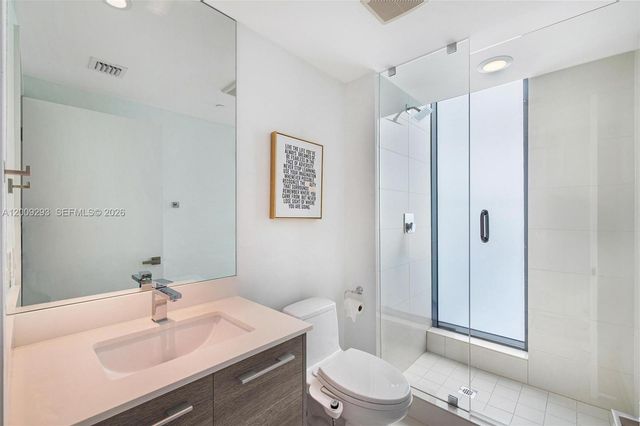 650 NE 32nd St 2101, Miami, FL 33137