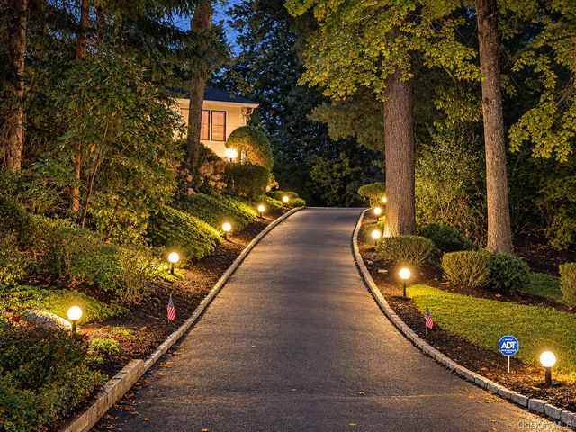 20 Old Route 25A, Northport, NY 11768