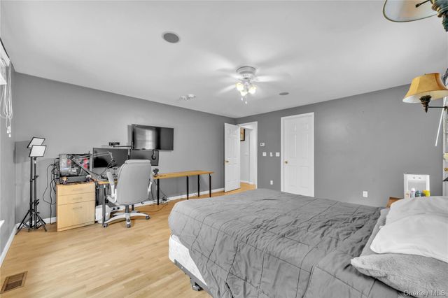 20 Old Route 25A, Northport, NY 11768