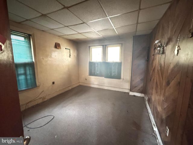 231 HAMILTON AVE, Darby, PA 19023