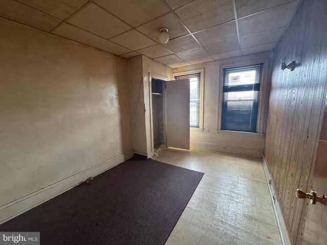 231 HAMILTON AVE, Darby, PA 19023