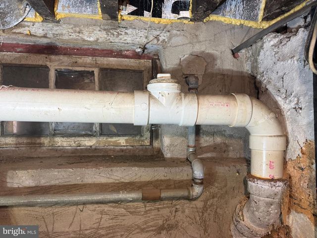 231 HAMILTON AVE, Darby, PA 19023