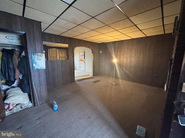 231 HAMILTON AVE, Darby, PA 19023