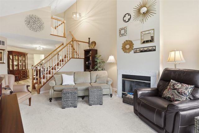 135 Linden Ct, Seven Fields Boro, PA 16046