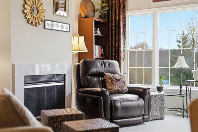 135 Linden Ct, Seven Fields Boro, PA 16046