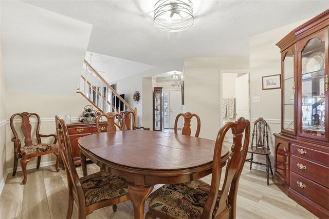 135 Linden Ct, Seven Fields Boro, PA 16046