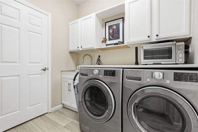 135 Linden Ct, Seven Fields Boro, PA 16046