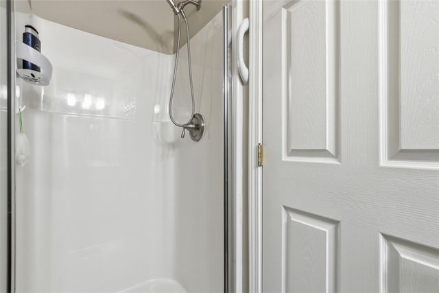 135 Linden Ct, Seven Fields Boro, PA 16046