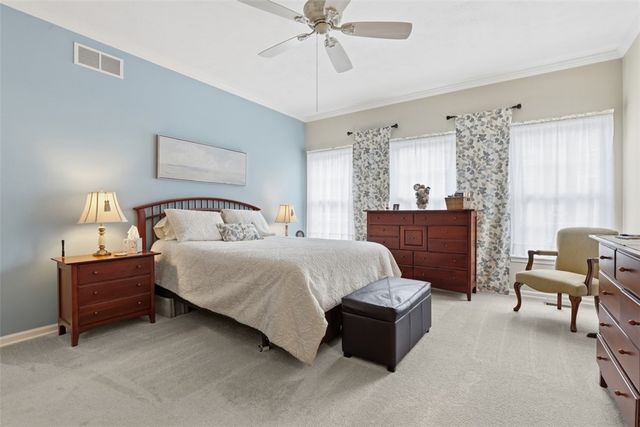 135 Linden Ct, Seven Fields Boro, PA 16046