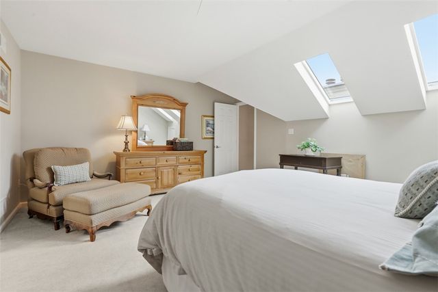 135 Linden Ct, Seven Fields Boro, PA 16046