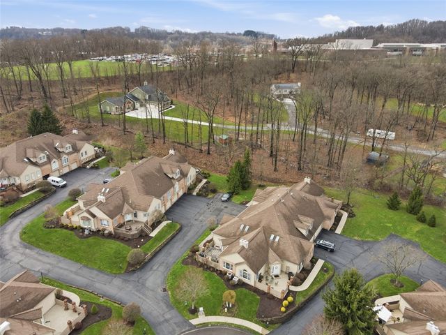 135 Linden Ct, Seven Fields Boro, PA 16046