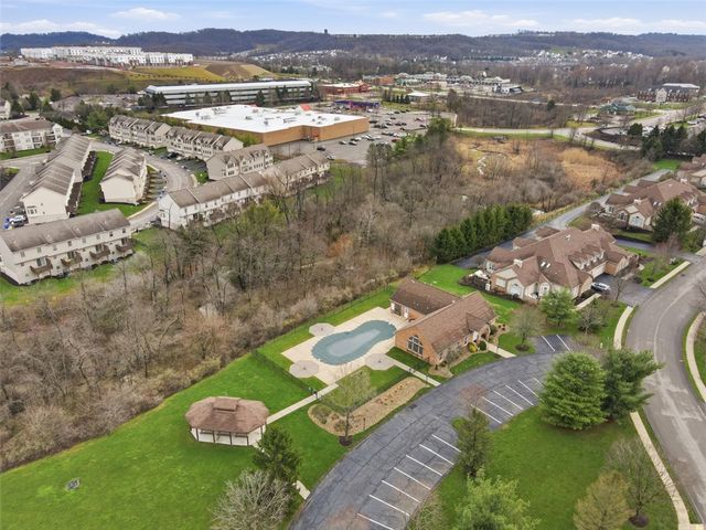 135 Linden Ct, Seven Fields Boro, PA 16046