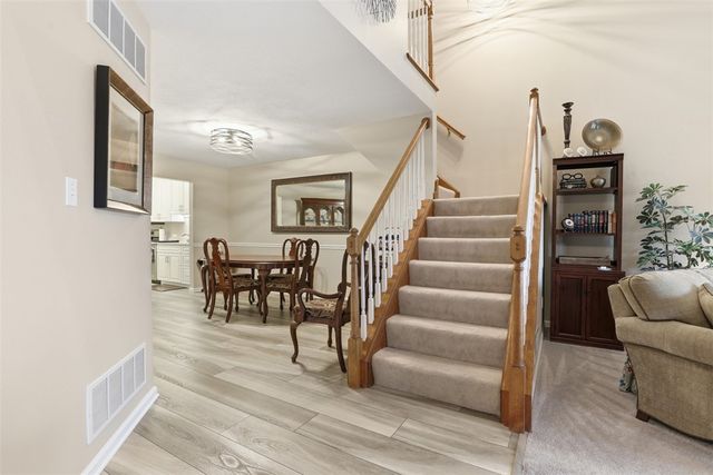 135 Linden Ct, Seven Fields Boro, PA 16046