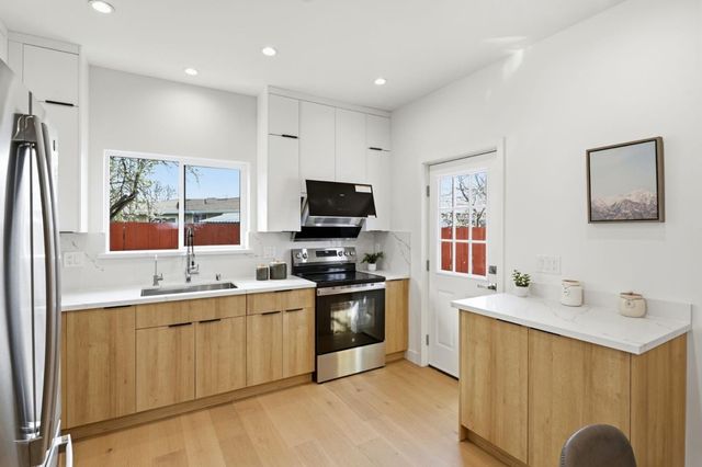 2514 Parkland Court, Santa Clara, CA 95051