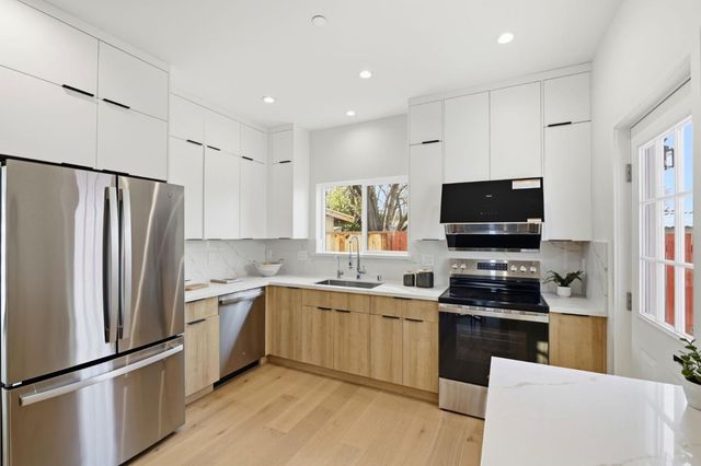 2514 Parkland Court, Santa Clara, CA 95051