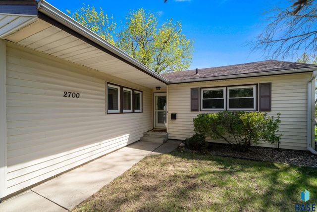 2700 S Hawthorne Ave Avenue, Sioux Falls, SD 57105
