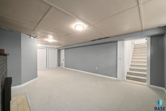 2700 S Hawthorne Ave Avenue, Sioux Falls, SD 57105