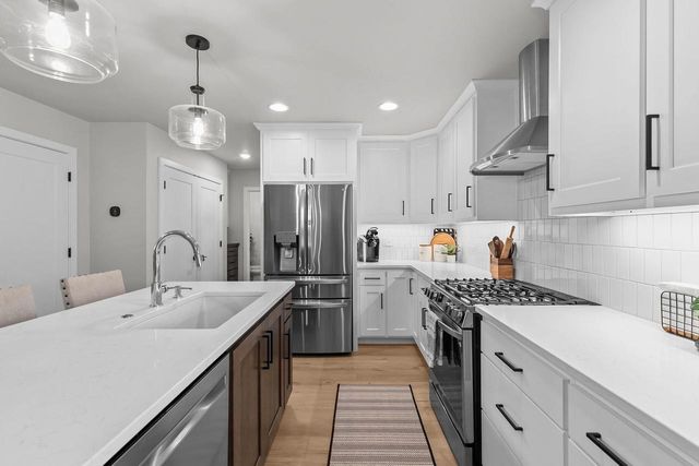 211 RED CEDAR PARKWAY, Kimberly, WI 54136