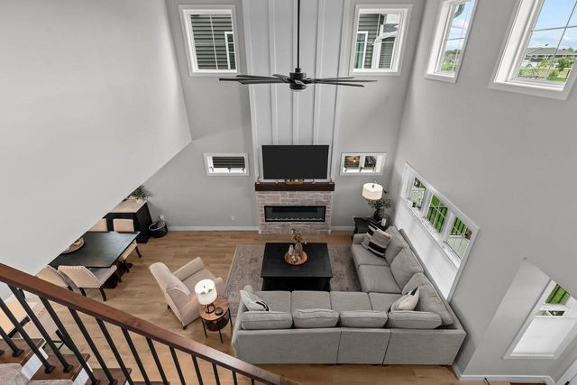 211 RED CEDAR PARKWAY, Kimberly, WI 54136