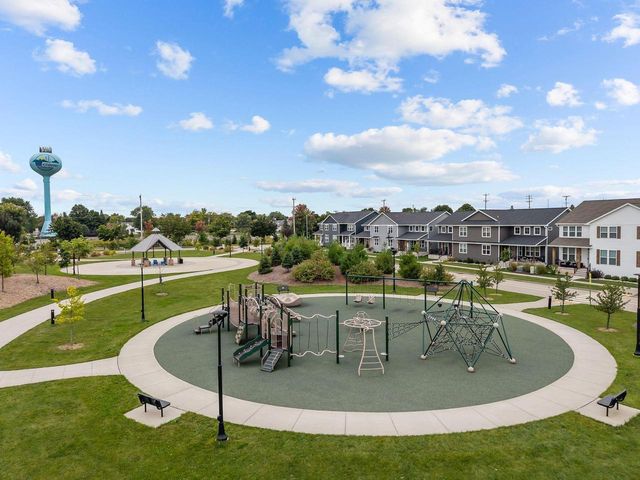 211 RED CEDAR PARKWAY, Kimberly, WI 54136