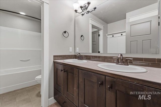 432 W Broderick, Meridian, ID 83646