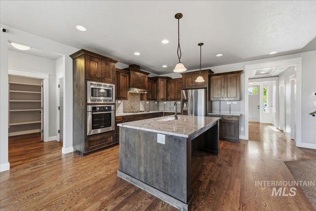 432 W Broderick, Meridian, ID 83646