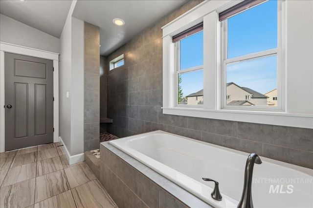 432 W Broderick, Meridian, ID 83646