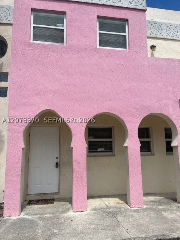 2735 NW 131 ST 2735, Opa Locka, FL 33054